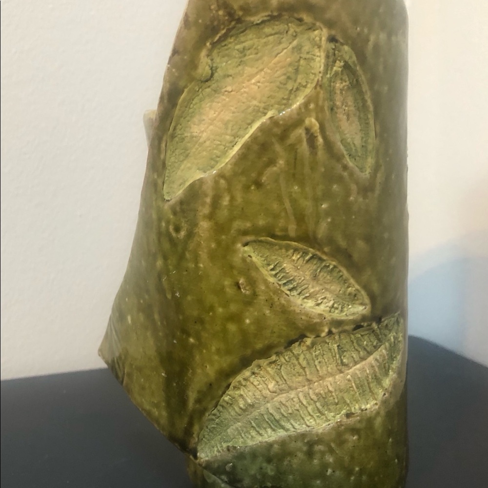 🏵Olive Green Leaf imprinted asymmetrical 70s Vase